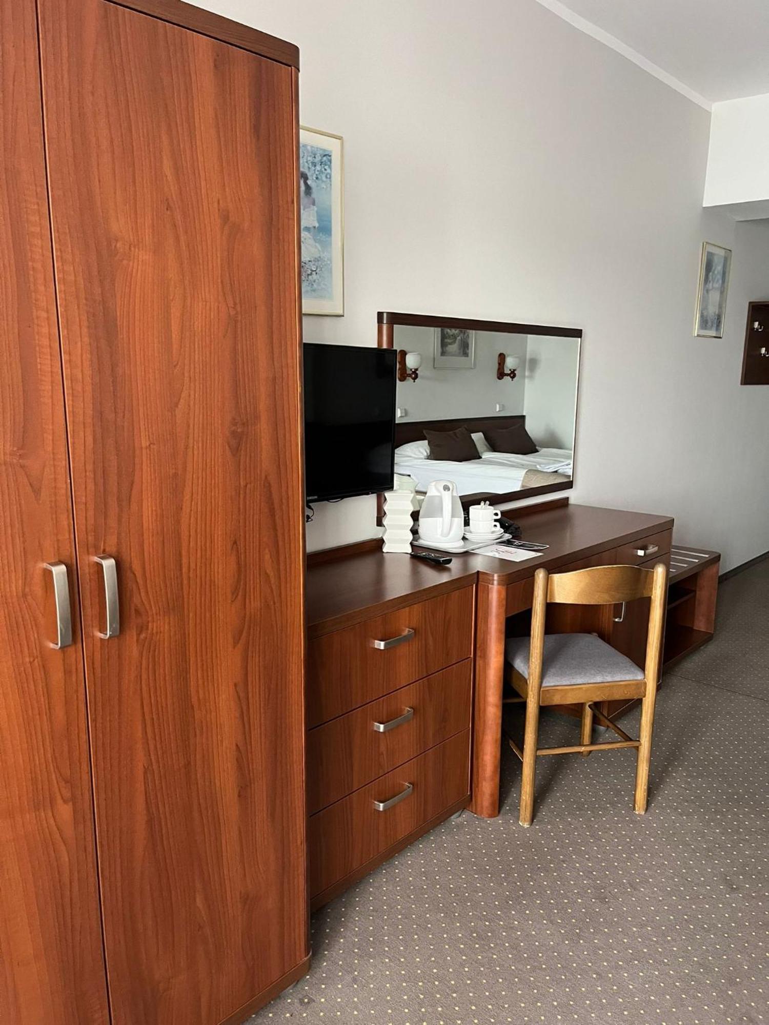 Hotel Eva à Mrągowo Extérieur photo
