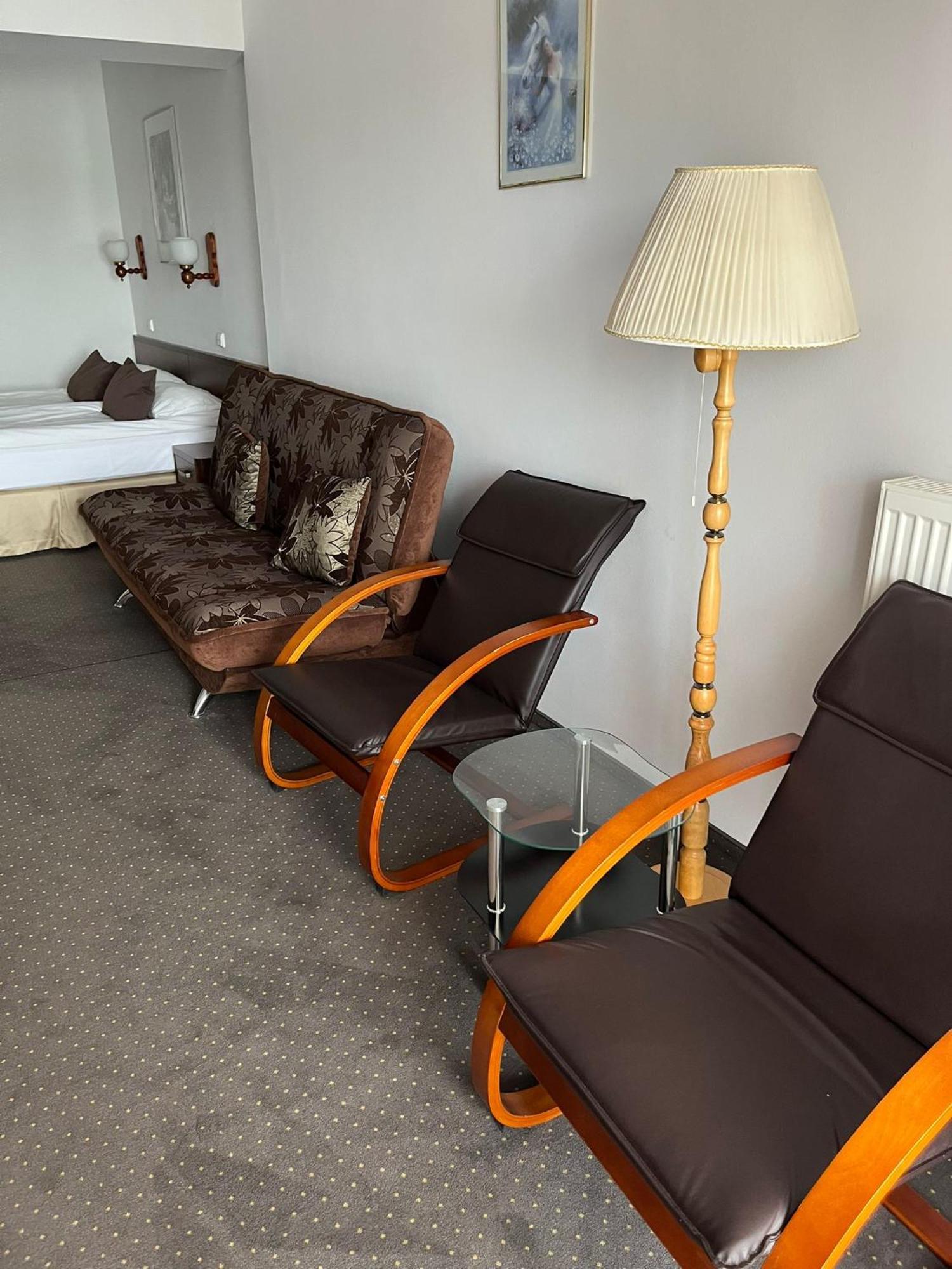 Hotel Eva à Mrągowo Extérieur photo