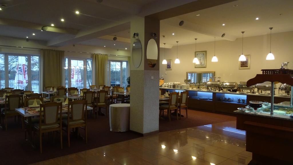 Hotel Eva à Mrągowo Extérieur photo