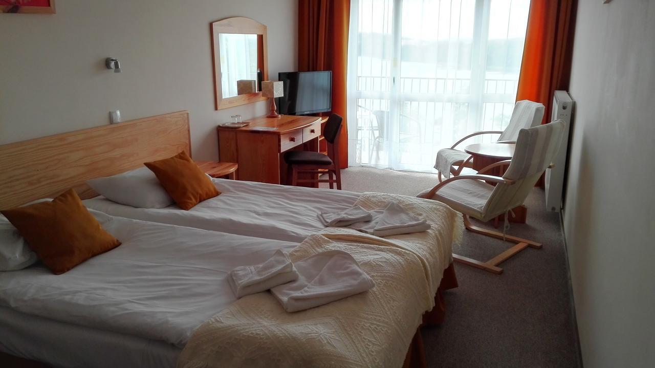 Hotel Eva à Mrągowo Extérieur photo
