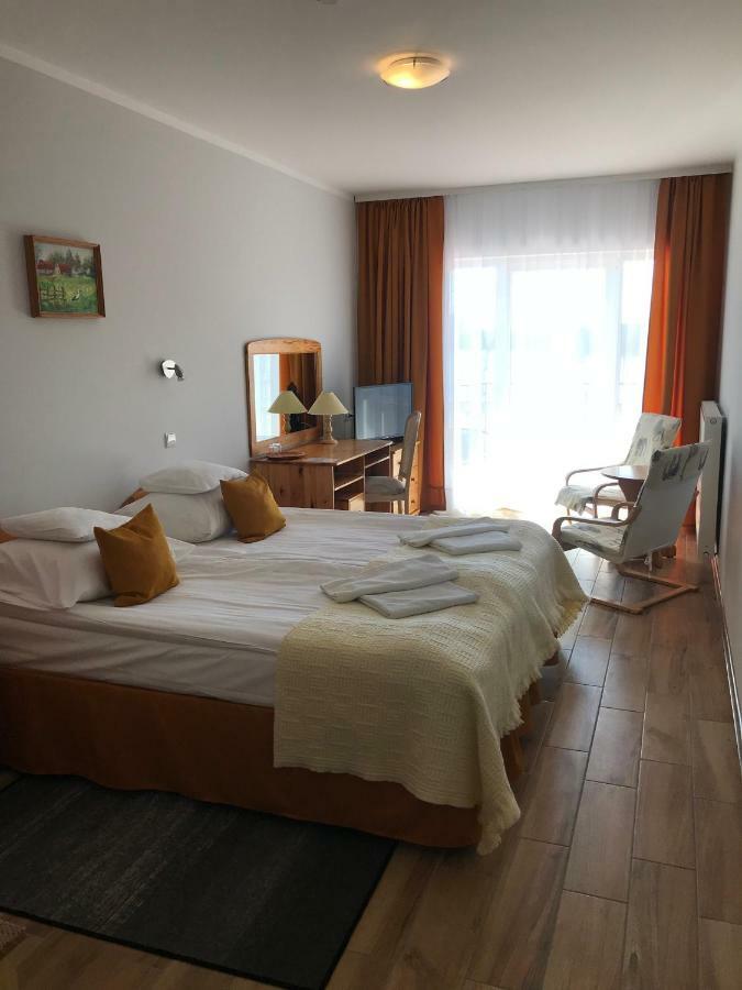 Hotel Eva à Mrągowo Extérieur photo